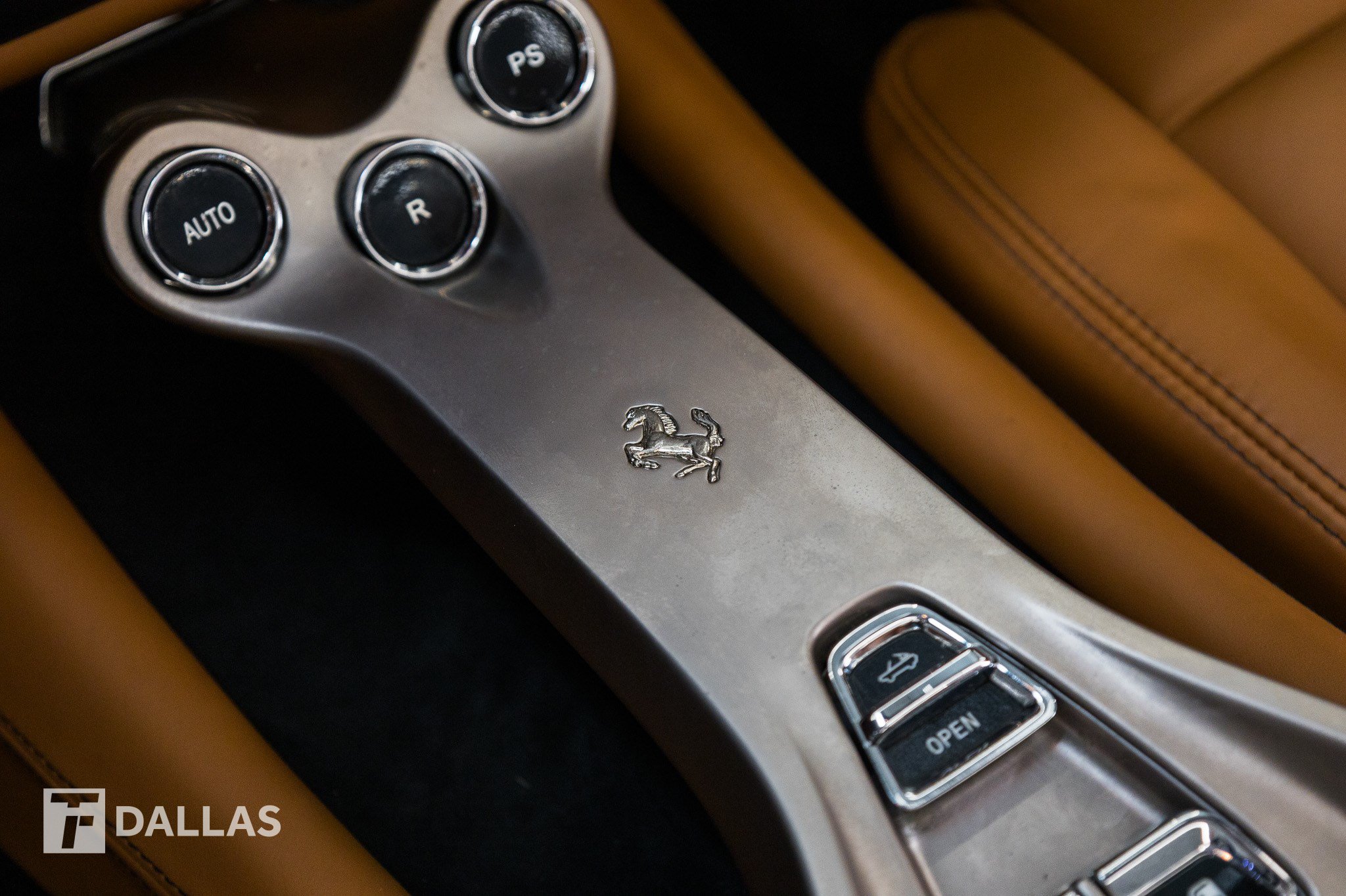 Used 2011 Ferrari California RWD image 32