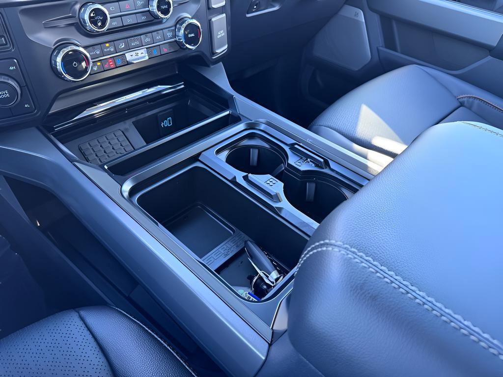 New 2026 Ford F250 Lariat w/ Black Appearance Package image 36