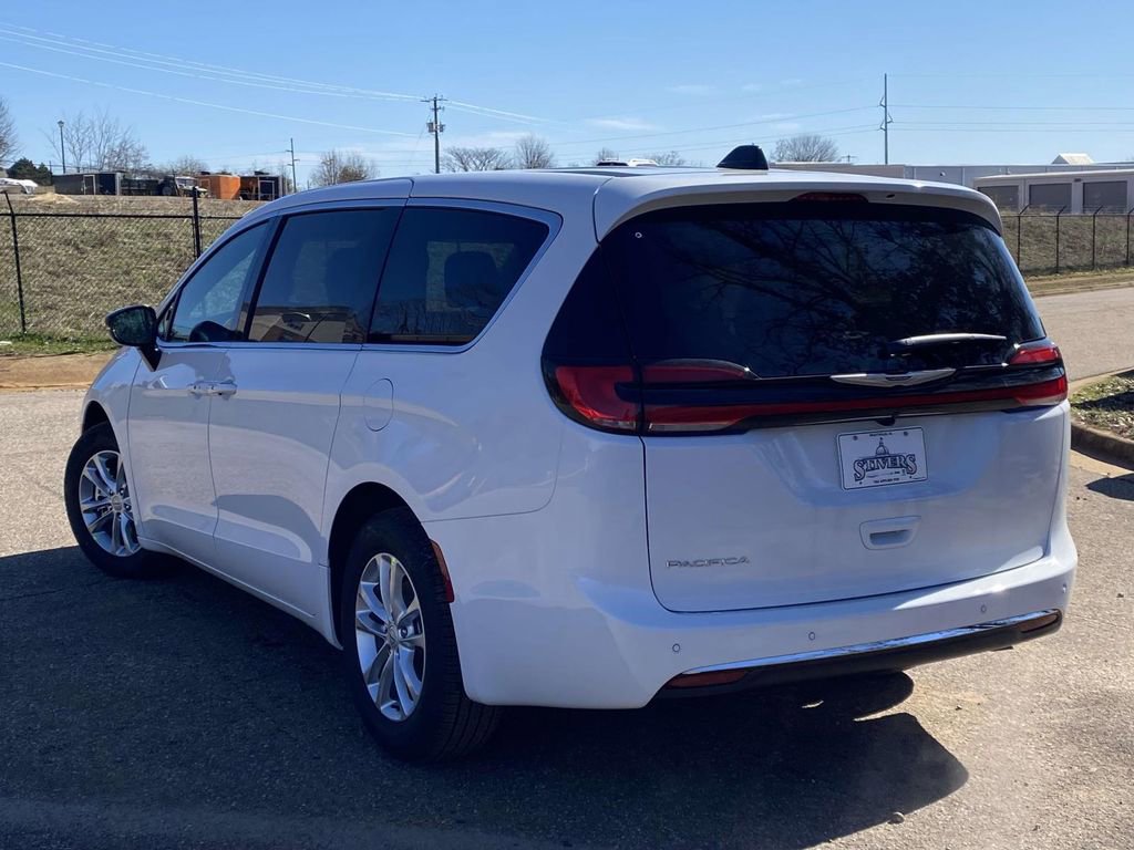 New 2026 Chrysler Pacifica Select image 29
