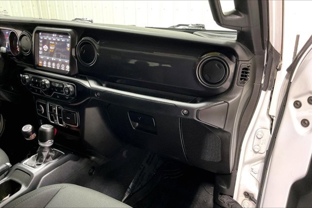 Used 2022 Jeep Gladiator Sport AWD/4WD image 16