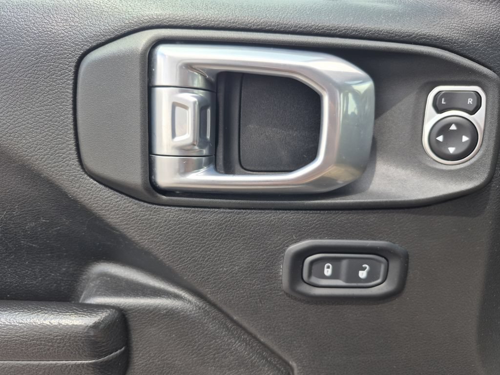 Used 2023 Jeep Gladiator Sport AWD/4WD image 8