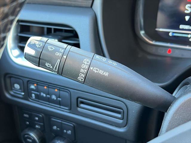 Used 2024 Chevrolet Suburban LT image 23