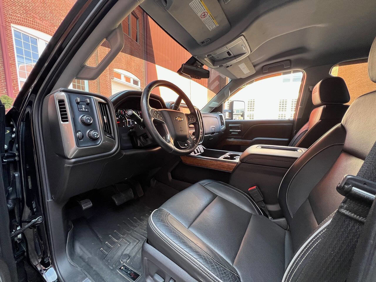 Used 2018 Chevrolet Silverado 2500 High Country w/ Duramax Plus Package image 8