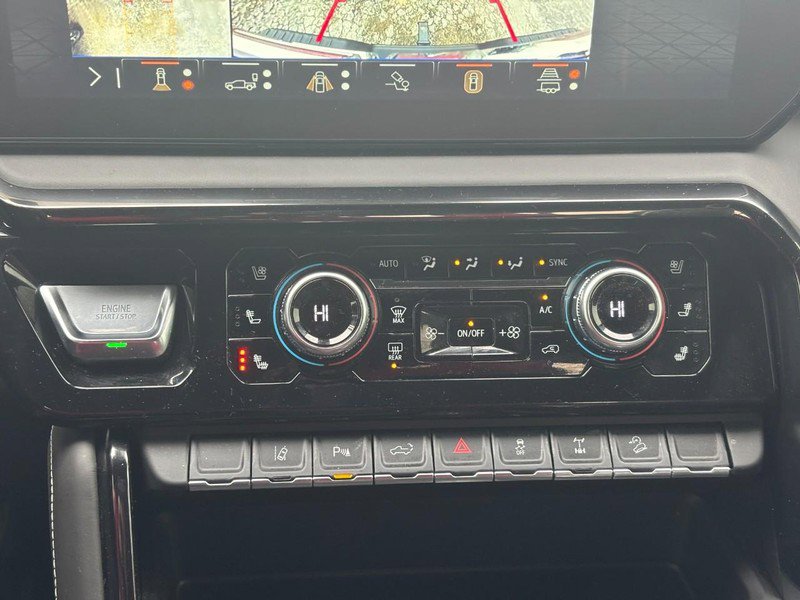 Used 2025 GMC Sierra 2500 AT4X image 26