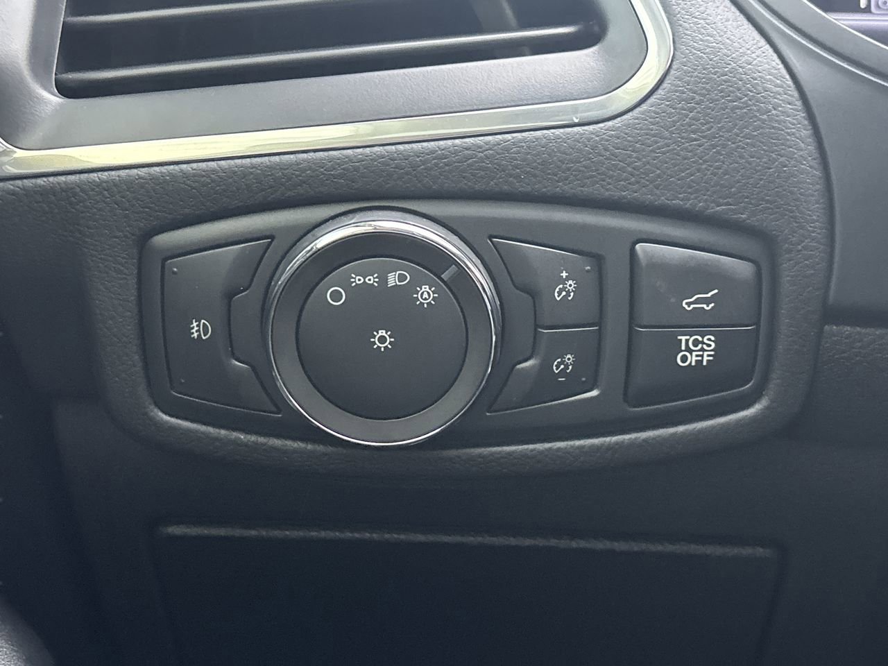 Used 2022 Ford Edge Titanium w/ Equipment Group 301A image 20