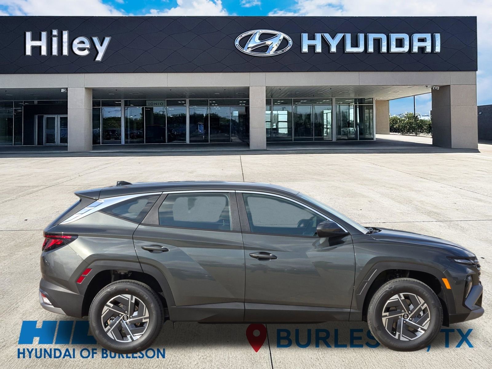 New 2026 Hyundai Tucson Blue SE image 3