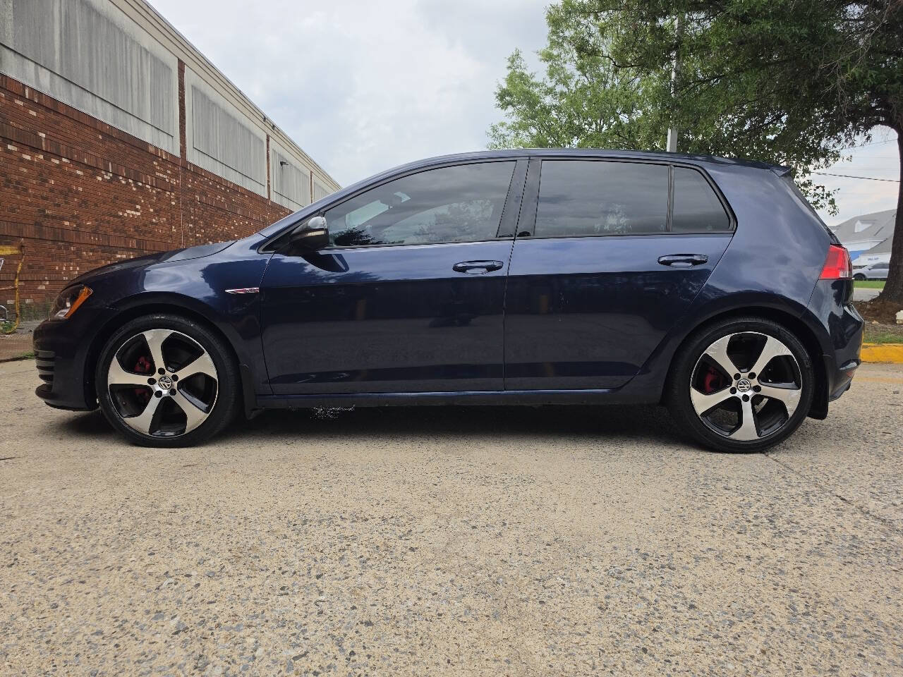 Used 2016 Volkswagen GTI S FWD image 4