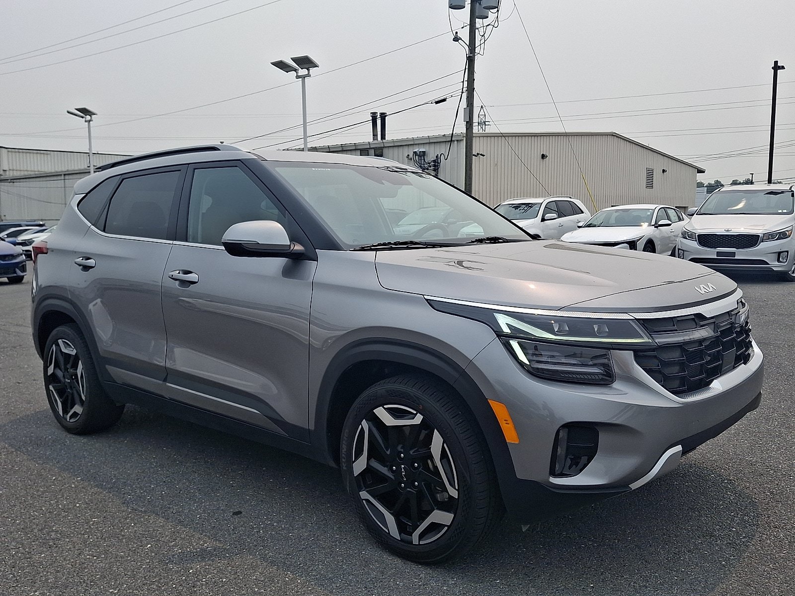 Used 2024 Kia Seltos SX AWD/4WD image 3