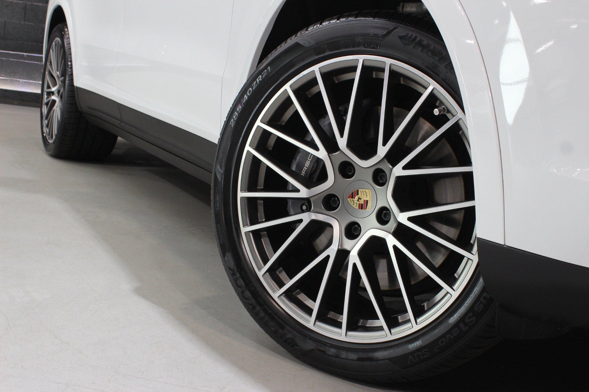 Used 2022 Porsche Cayenne Platinum Edition AWD/4WD image 17
