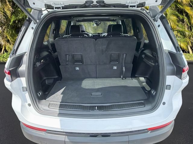 Used 2024 Jeep Grand Cherokee L Altitude RWD image 28