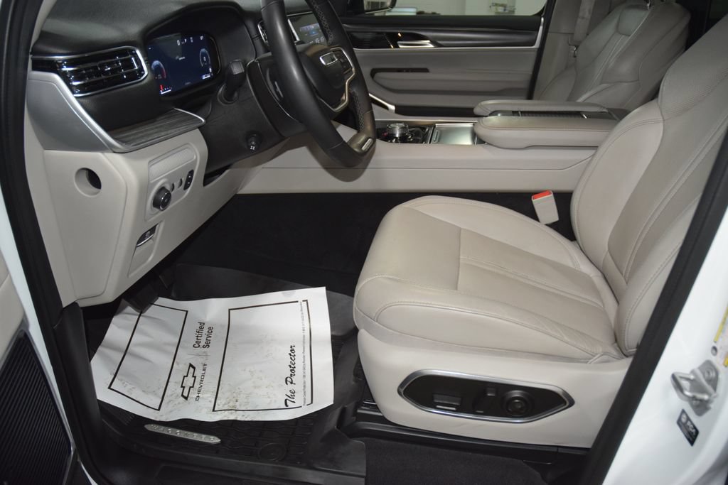 Used 2024 Jeep Wagoneer L Series III w/ Premium Group I AWD/4WD image 45