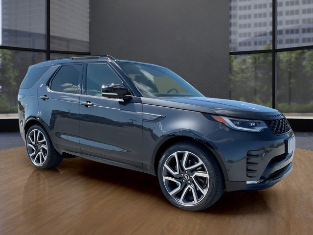 New 2025 Land Rover Discovery Dynamic SE image 2