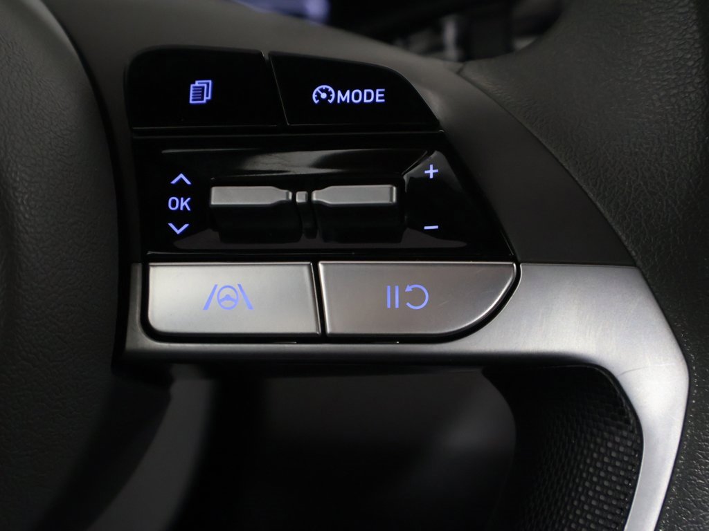 Certified 2023 Hyundai Elantra SEL image 36