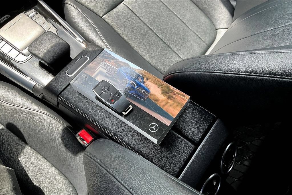 Used 2022 Mercedes-Benz GLB 250 4MATIC image 39
