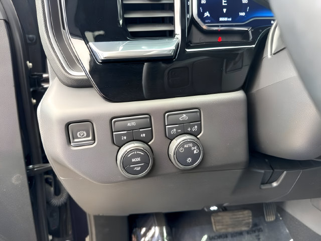 Used 2023 Chevrolet Silverado 1500 LT AWD/4WD image 17