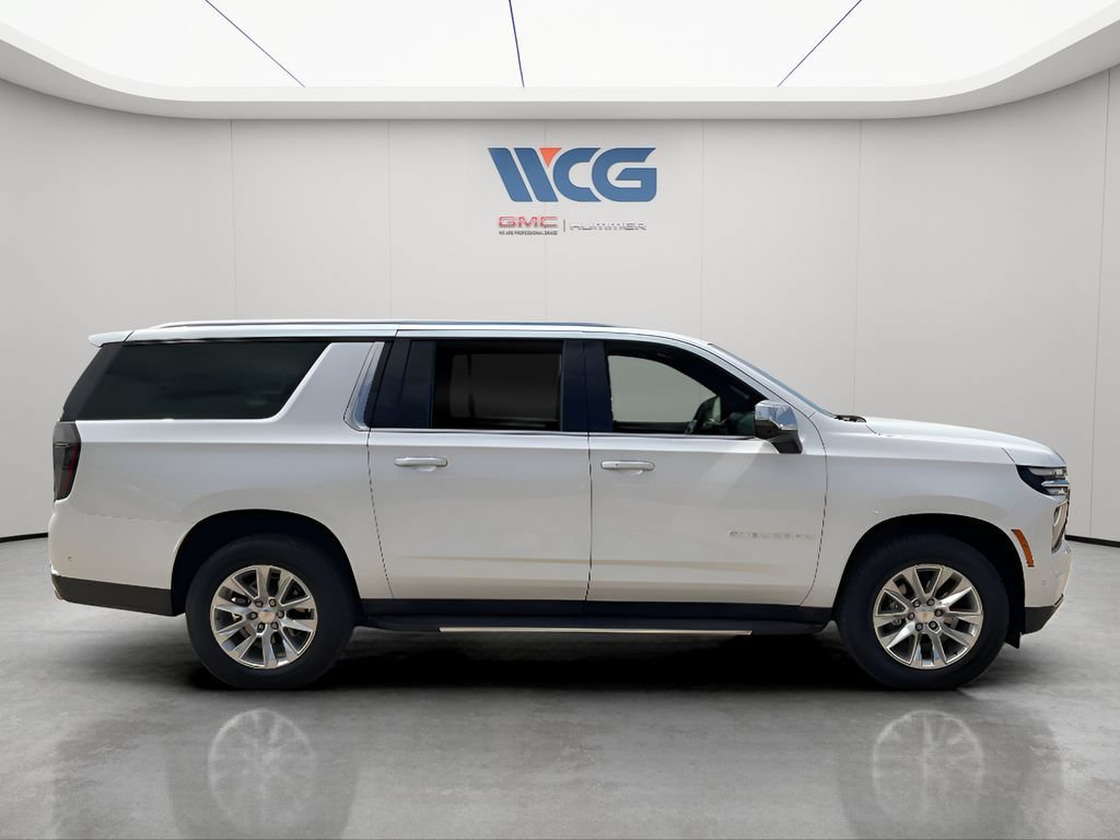 Used 2025 Chevrolet Suburban Premier AWD/4WD image 7