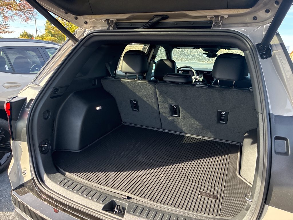 New 2027 GMC Terrain AT4 w/ Convenience Package III AWD/4WD image 18