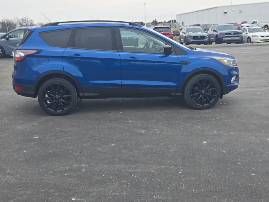 Used 2017 Ford Escape SE w/ Equipment Group 201A image 10