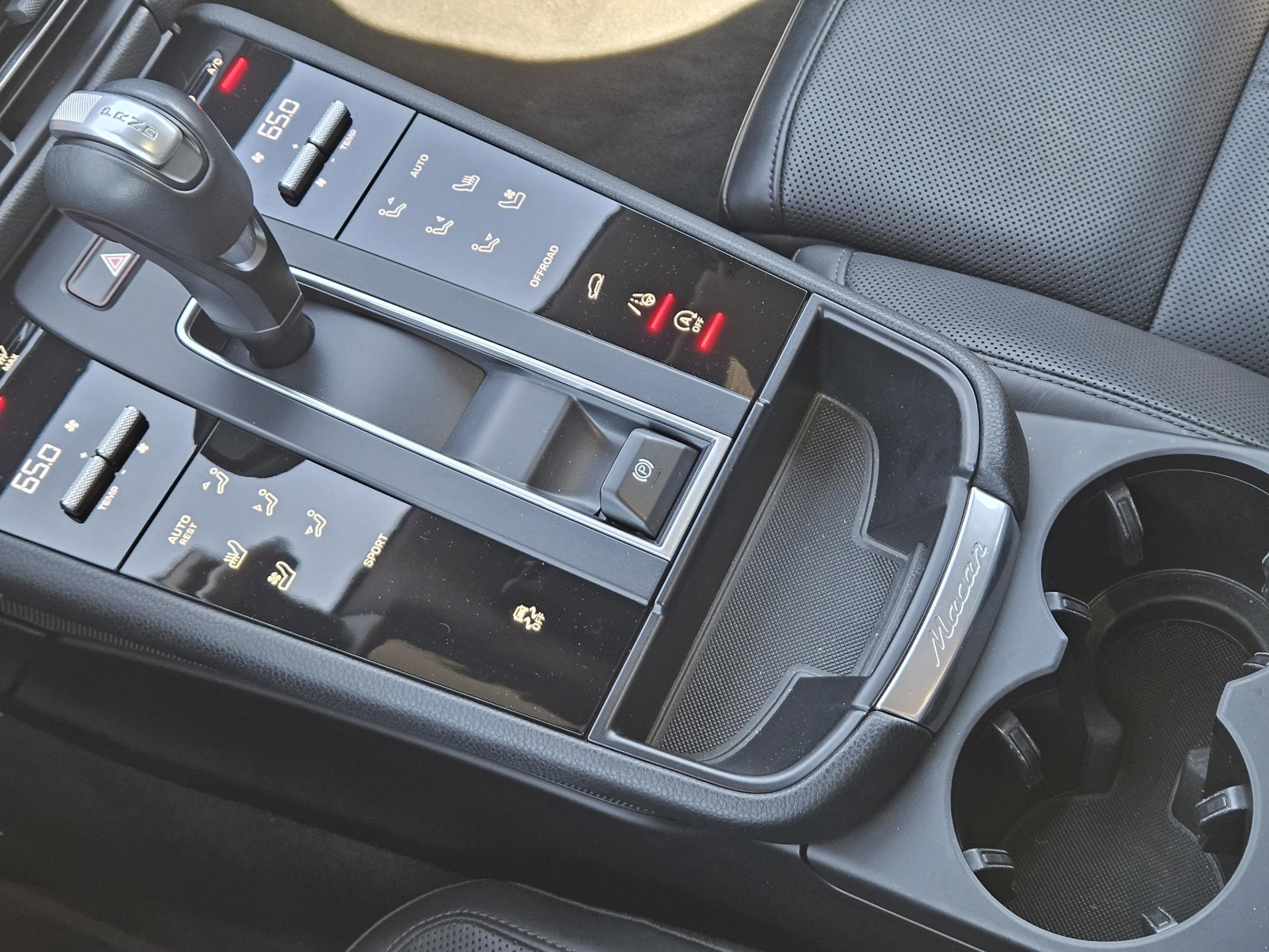 Certified 2023 Porsche Macan Turbo image 20