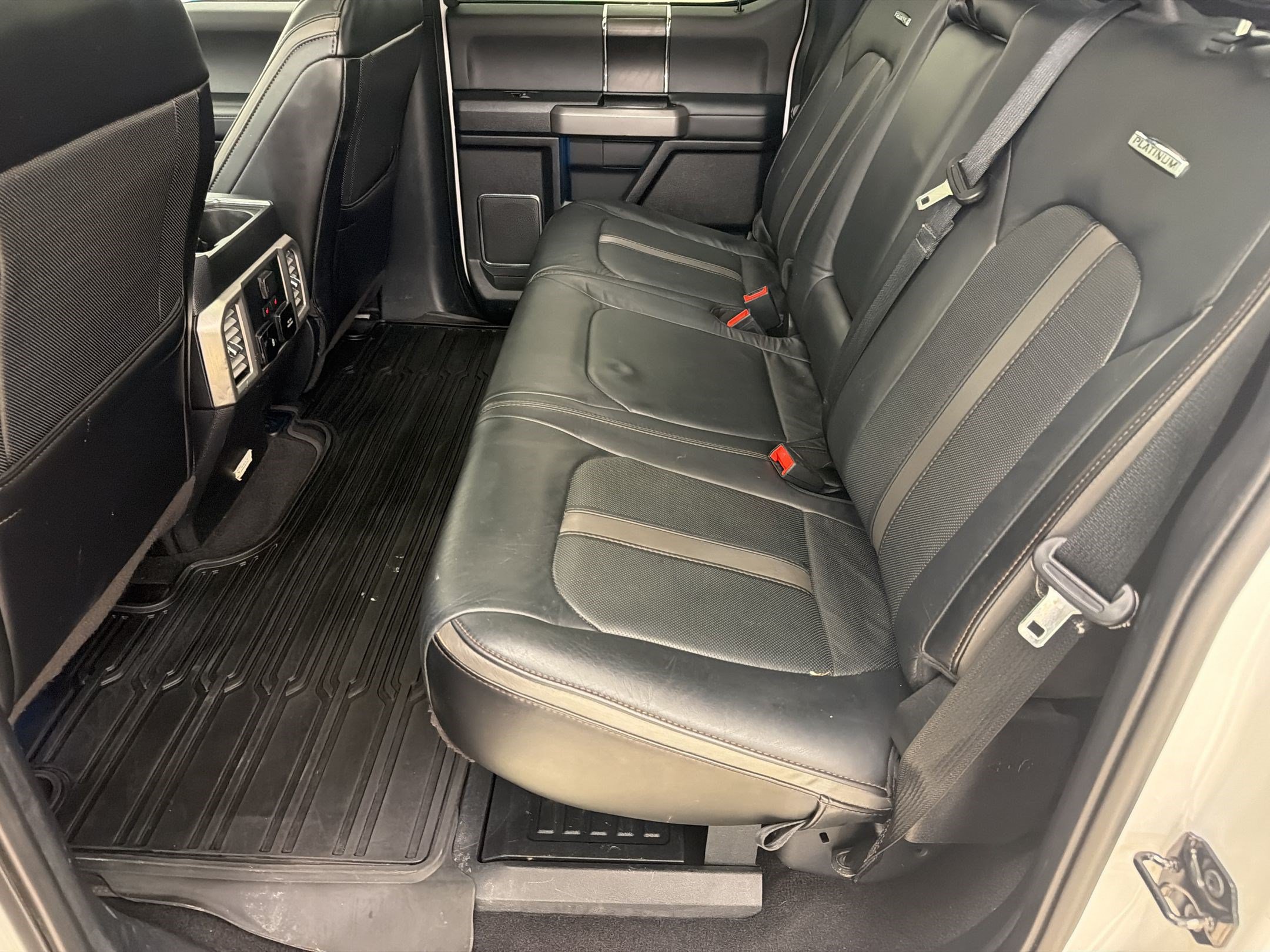 Used 2019 Ford F250 Platinum w/ Platinum Ultimate Package AWD/4WD image 23