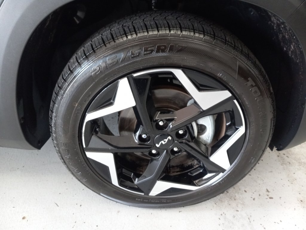 Used 2025 Kia Seltos S FWD image 4