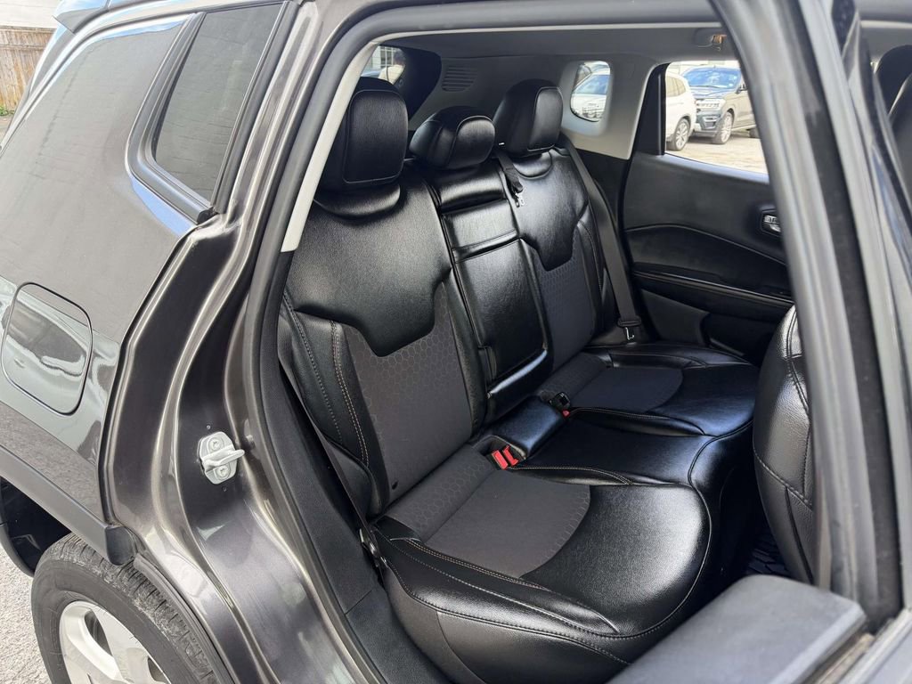 Used 2019 Jeep Compass Latitude AWD/4WD image 13