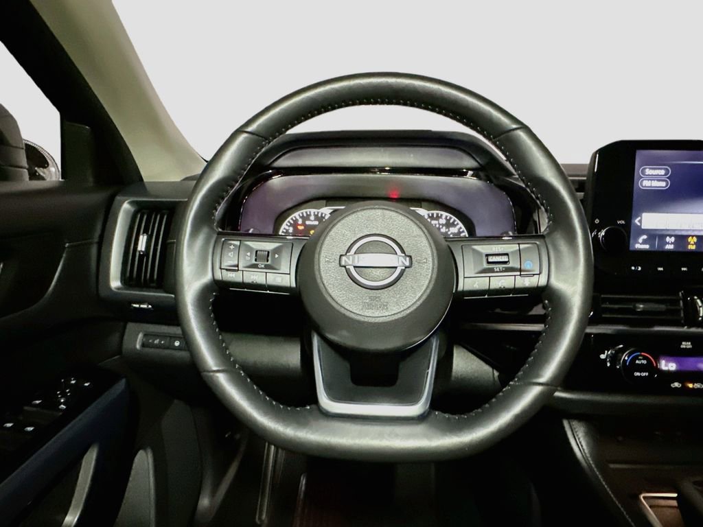 Used 2023 Nissan Pathfinder SL AWD/4WD image 13