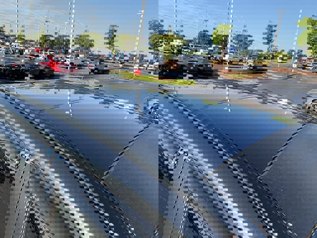 Used 2019 Toyota RAV4 Limited w/ Advanced Technology Package FWD image 3