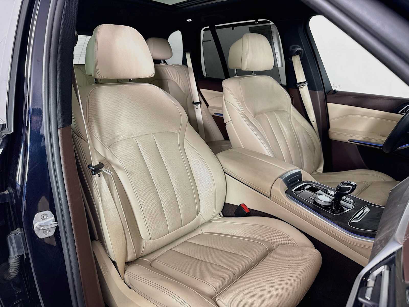 Used 2019 BMW X5 xDrive50i w/ M Sport Package AWD/4WD image 29