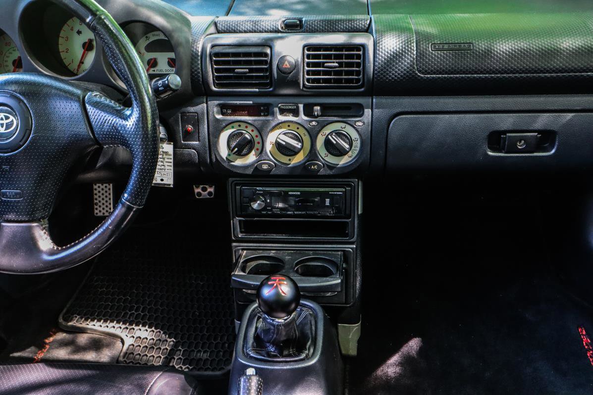 Used 2000 Toyota MR2 Base image 20