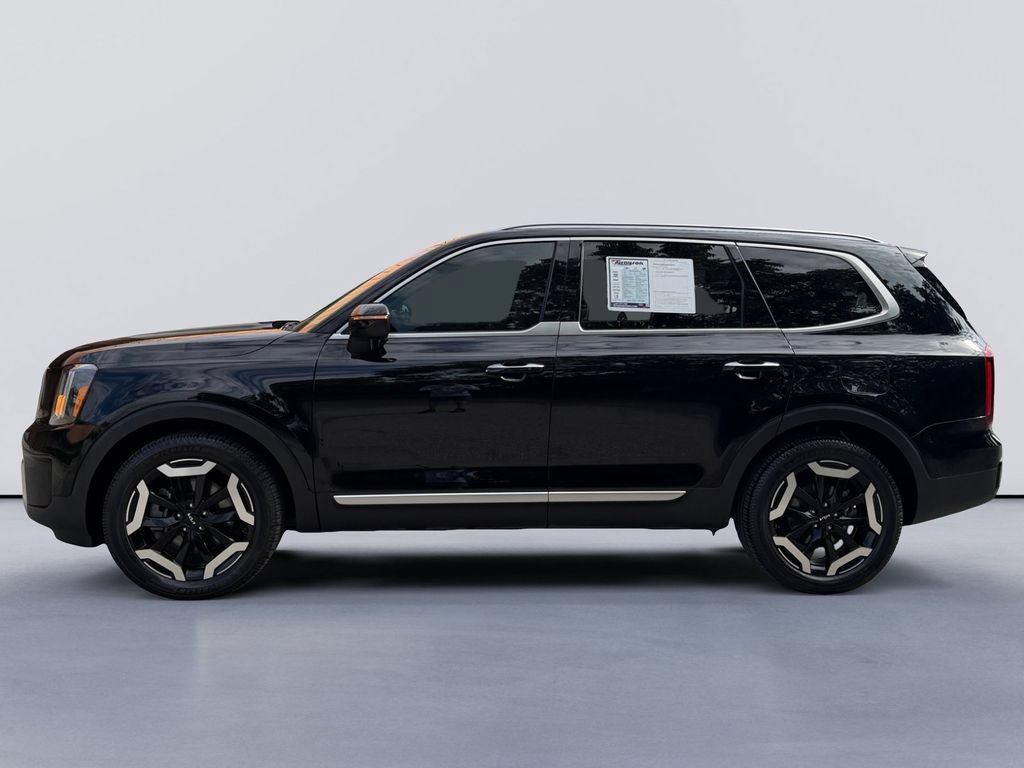 Used 2023 Kia Telluride S FWD image 6
