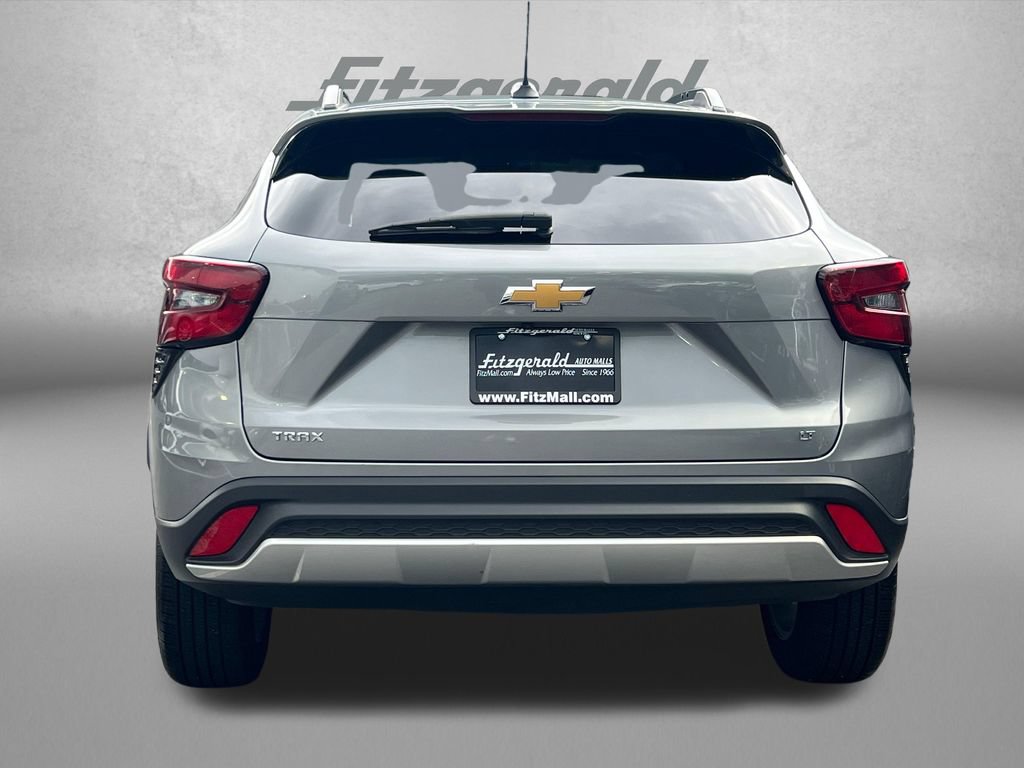 Used 2025 Chevrolet Trax LT w/ LT Convenience Package FWD image 7