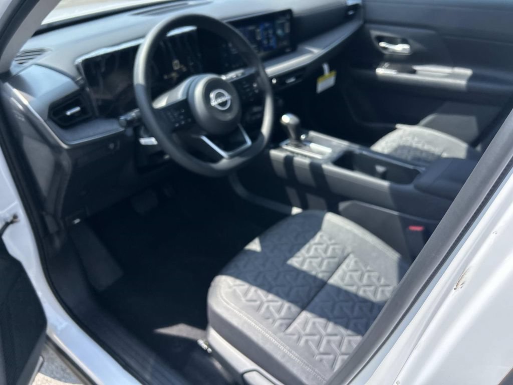 New 2026 Nissan Kicks SV w/ Cold Weather Package FWD image 14