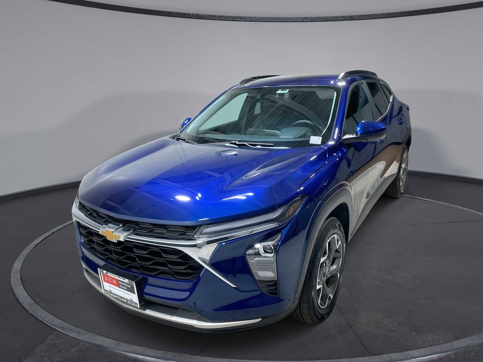 Used 2024 Chevrolet Trax LT w/ Driver Confidence Package FWD image 1