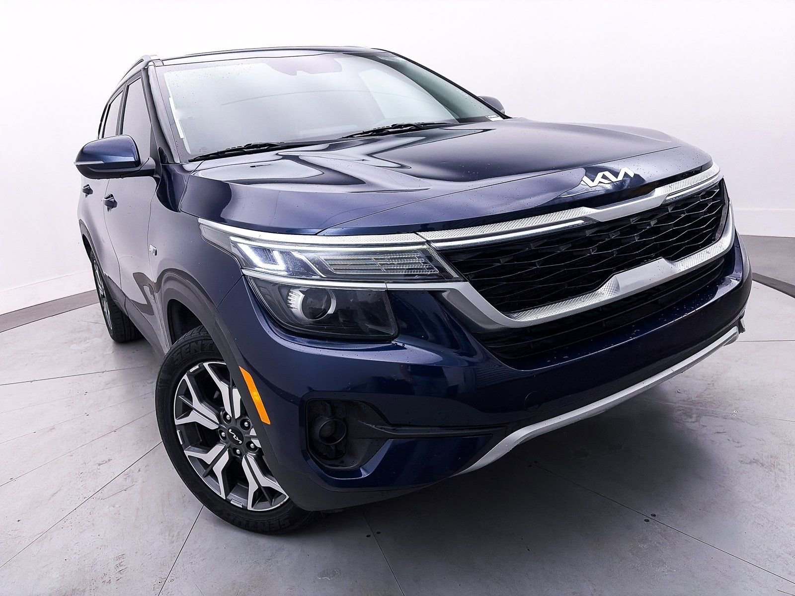 Certified 2022 Kia Seltos EX image 8