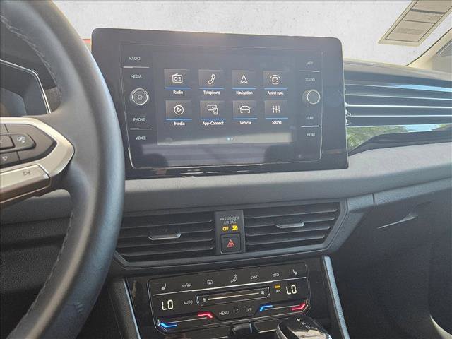 Used 2025 Volkswagen Jetta SE image 13
