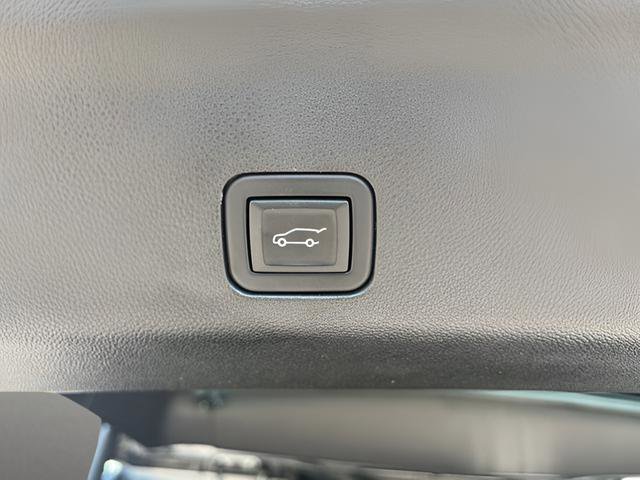 Used 2024 Chevrolet Suburban Z71 w/ Off-Road Capability Package AWD/4WD image 10