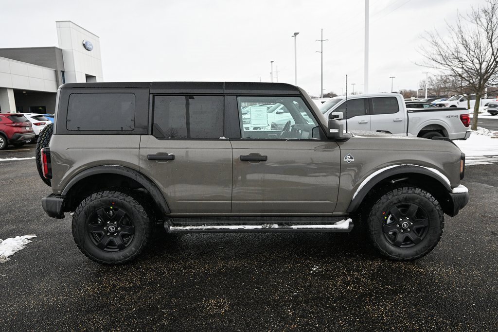 New 2025 Ford Bronco Outer Banks image 3