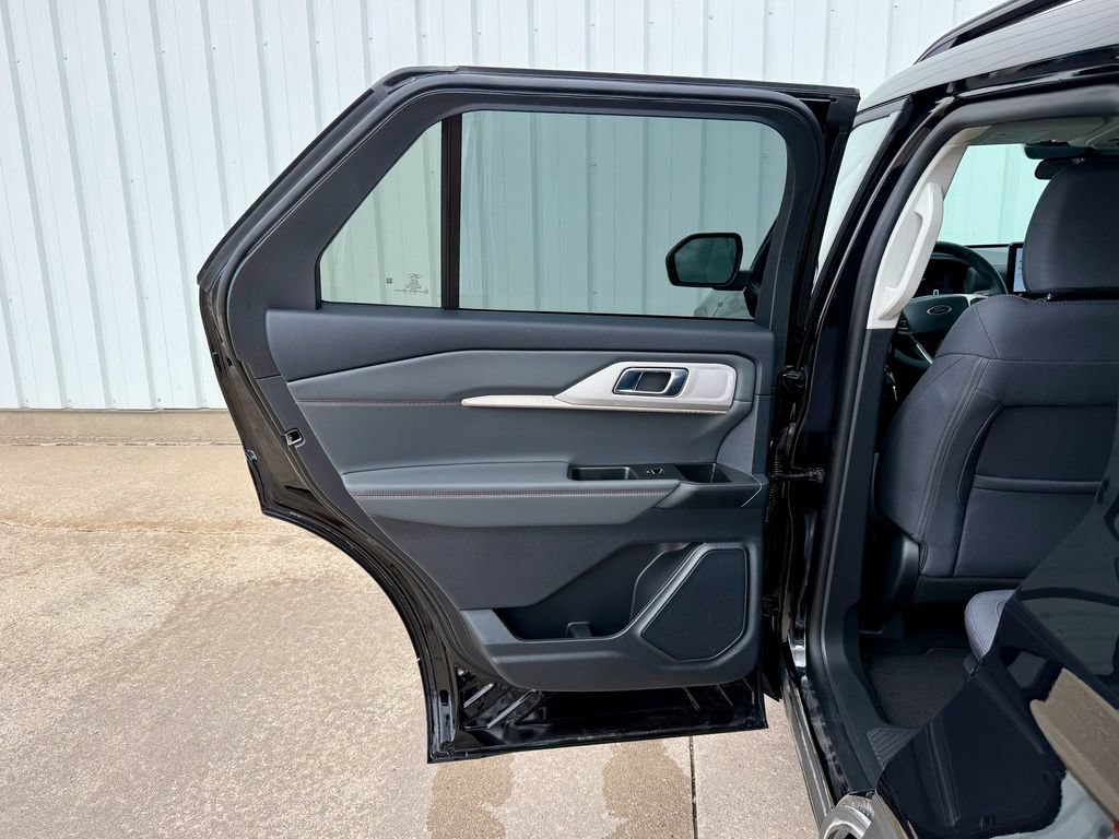 New 2026 Ford Explorer Active AWD/4WD image 15