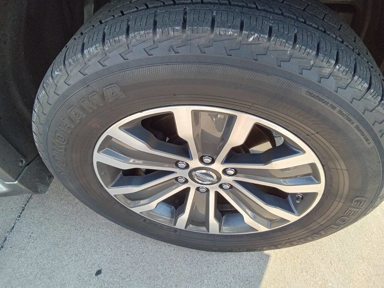 Used 2020 Nissan Armada SL image 17