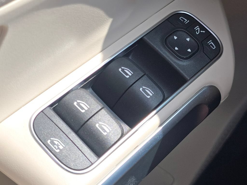 New 2026 Mercedes-Benz GLB 250 4MATIC image 27