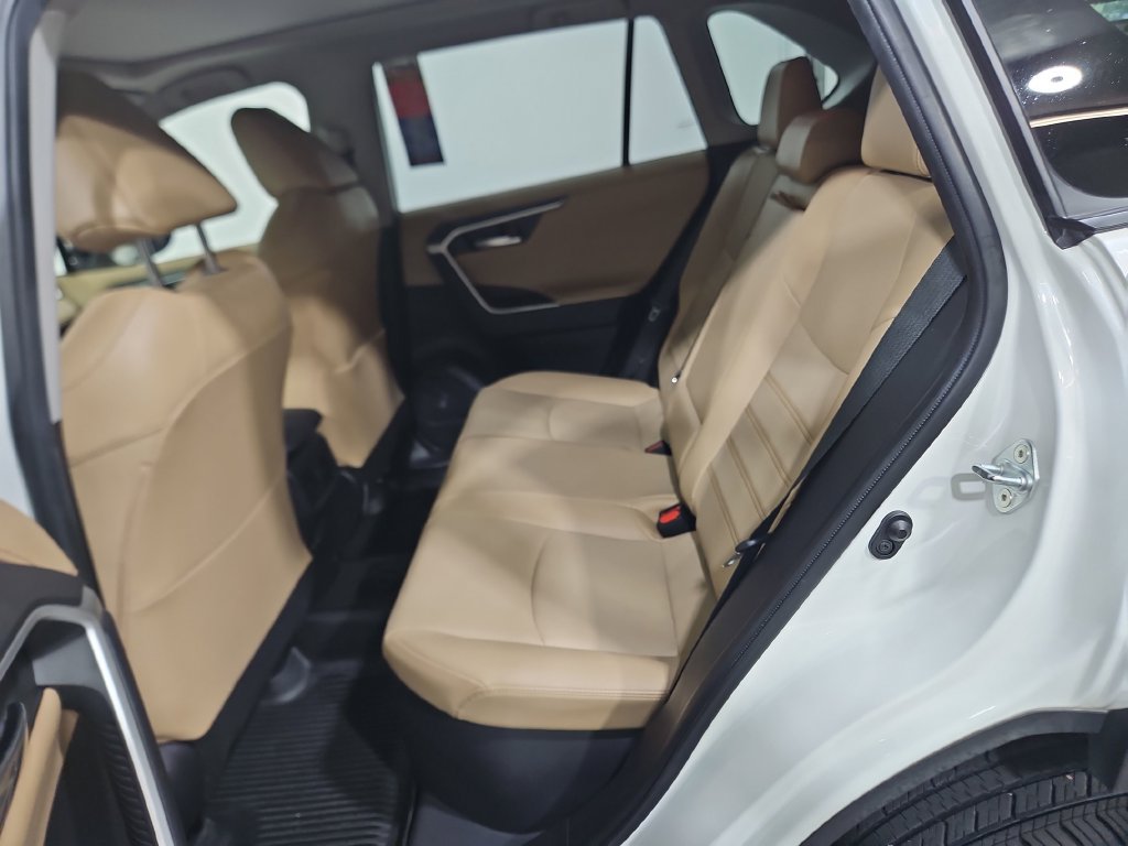 Used 2019 Toyota RAV4 Limited AWD/4WD image 24