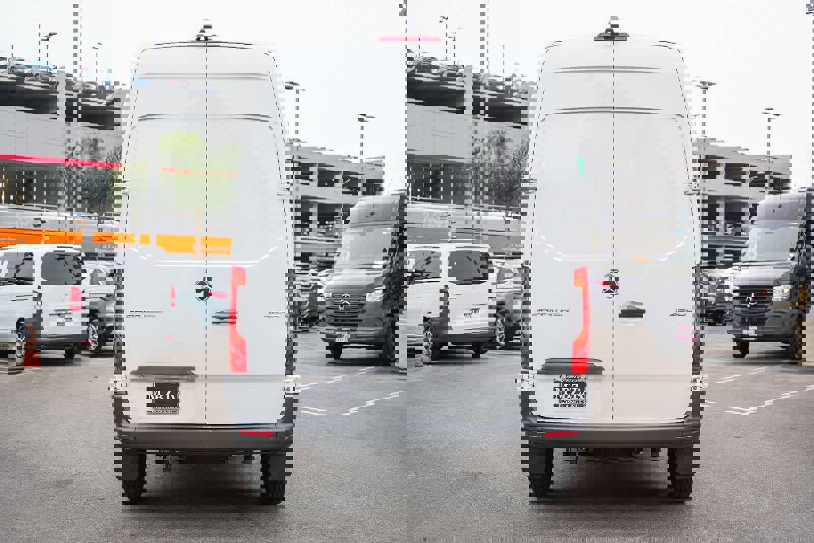 Used 2025 Mercedes-Benz Sprinter 2500 image 7