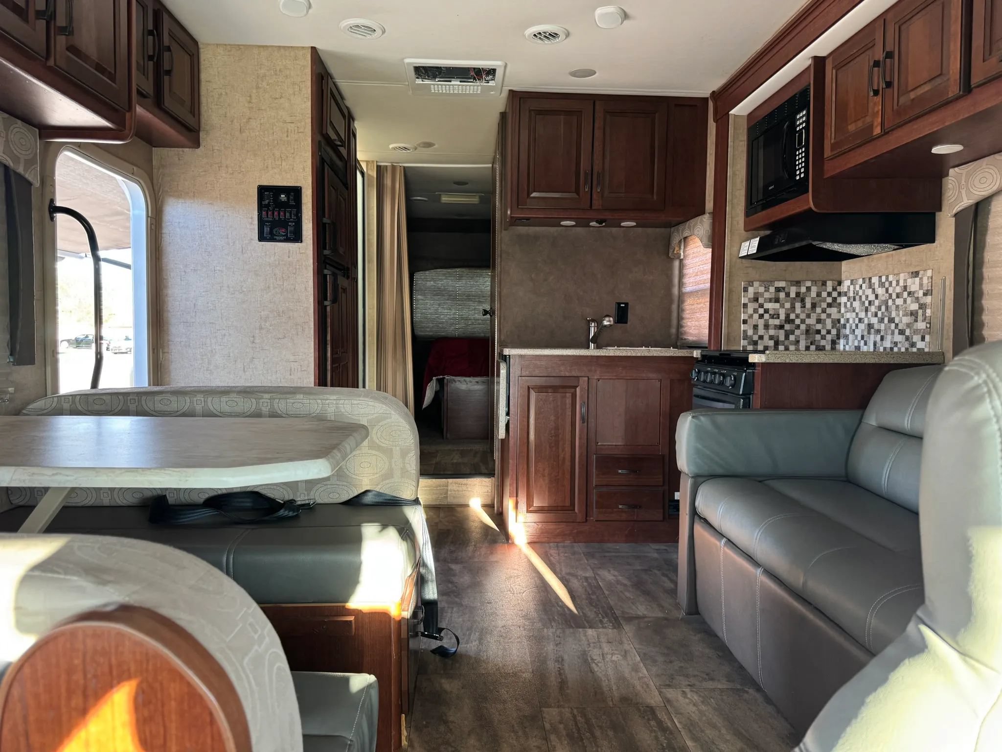 Used 2015 Ford E-450 and Econoline 450 Super Duty w/ Motorhome Prep Package RWD image 30