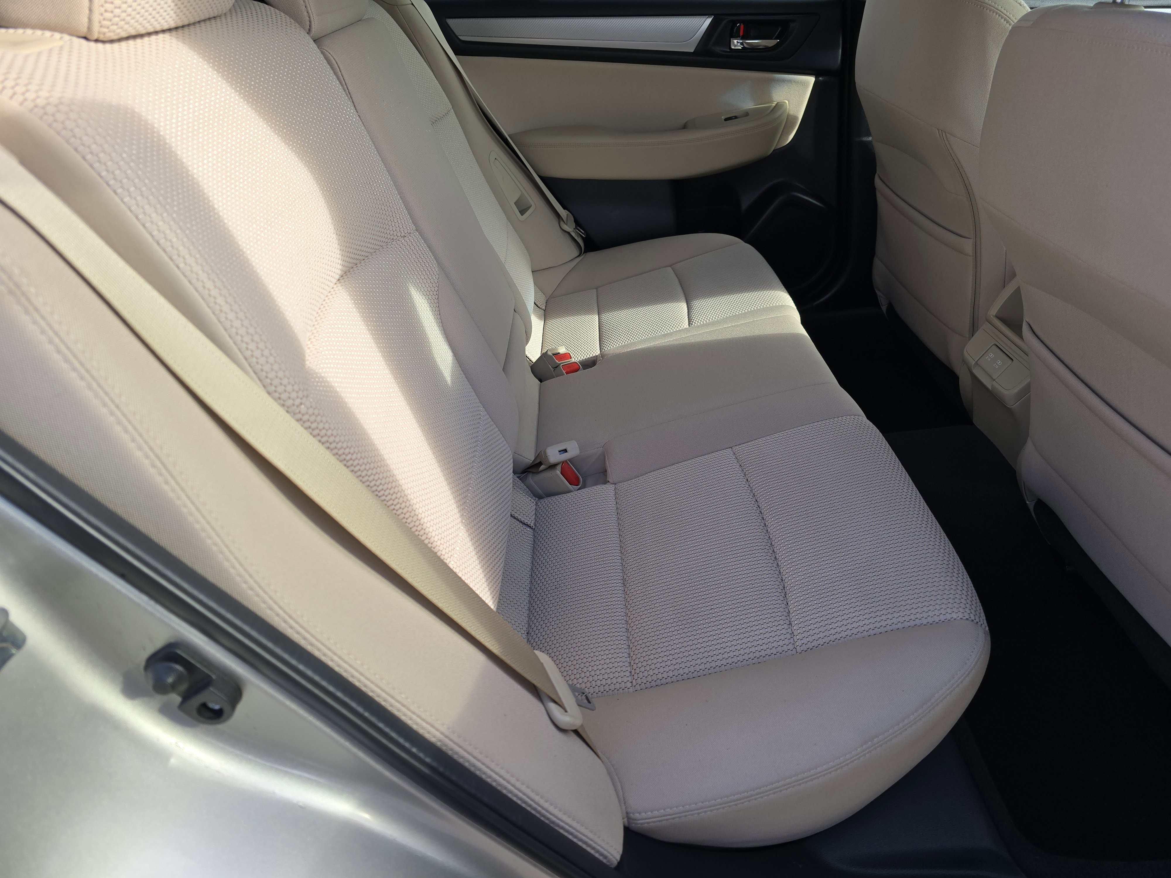 Used 2019 Subaru Outback 2.5i Premium image 17