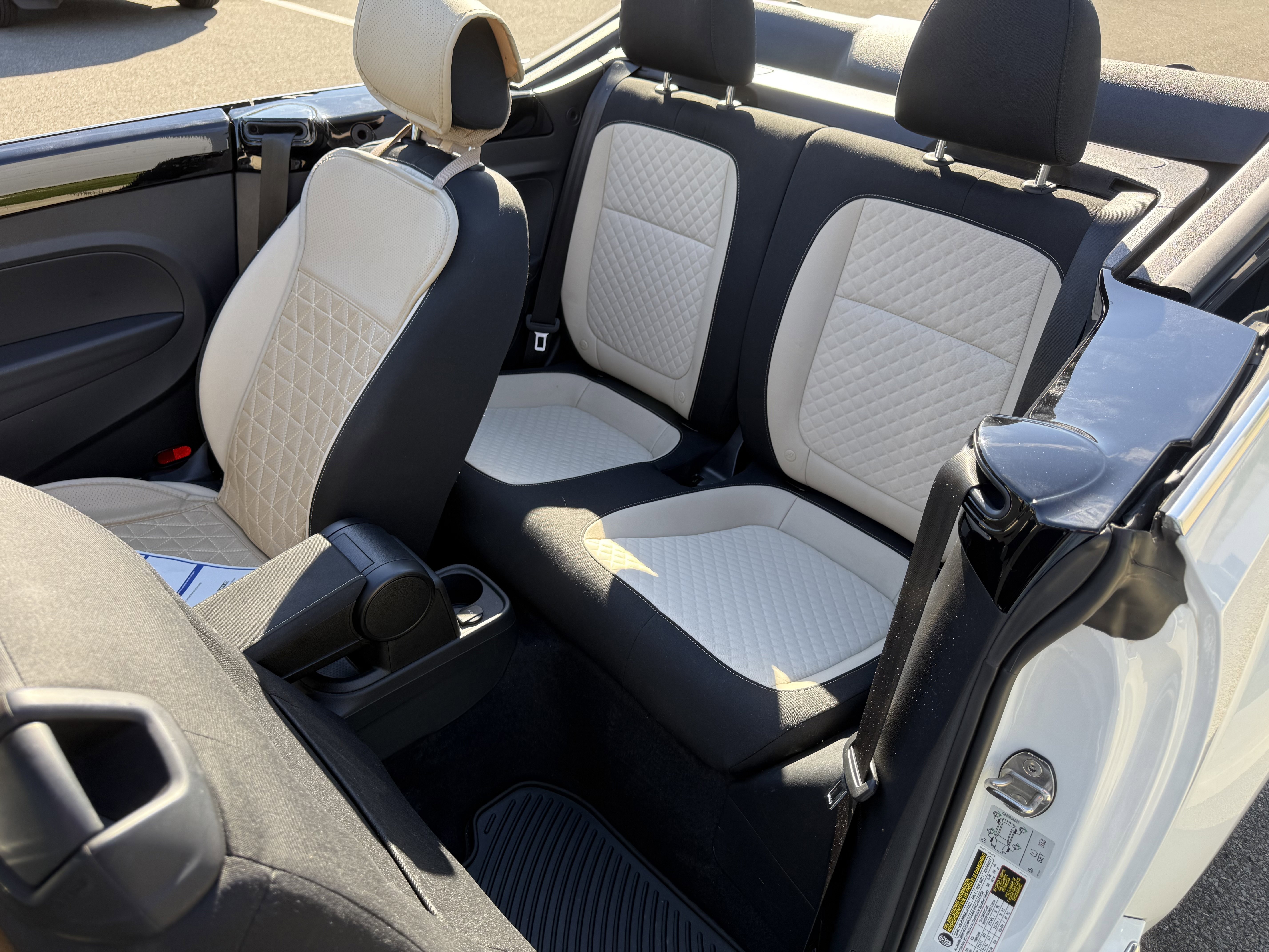 Used 2019 Volkswagen Beetle 2.0T image 8