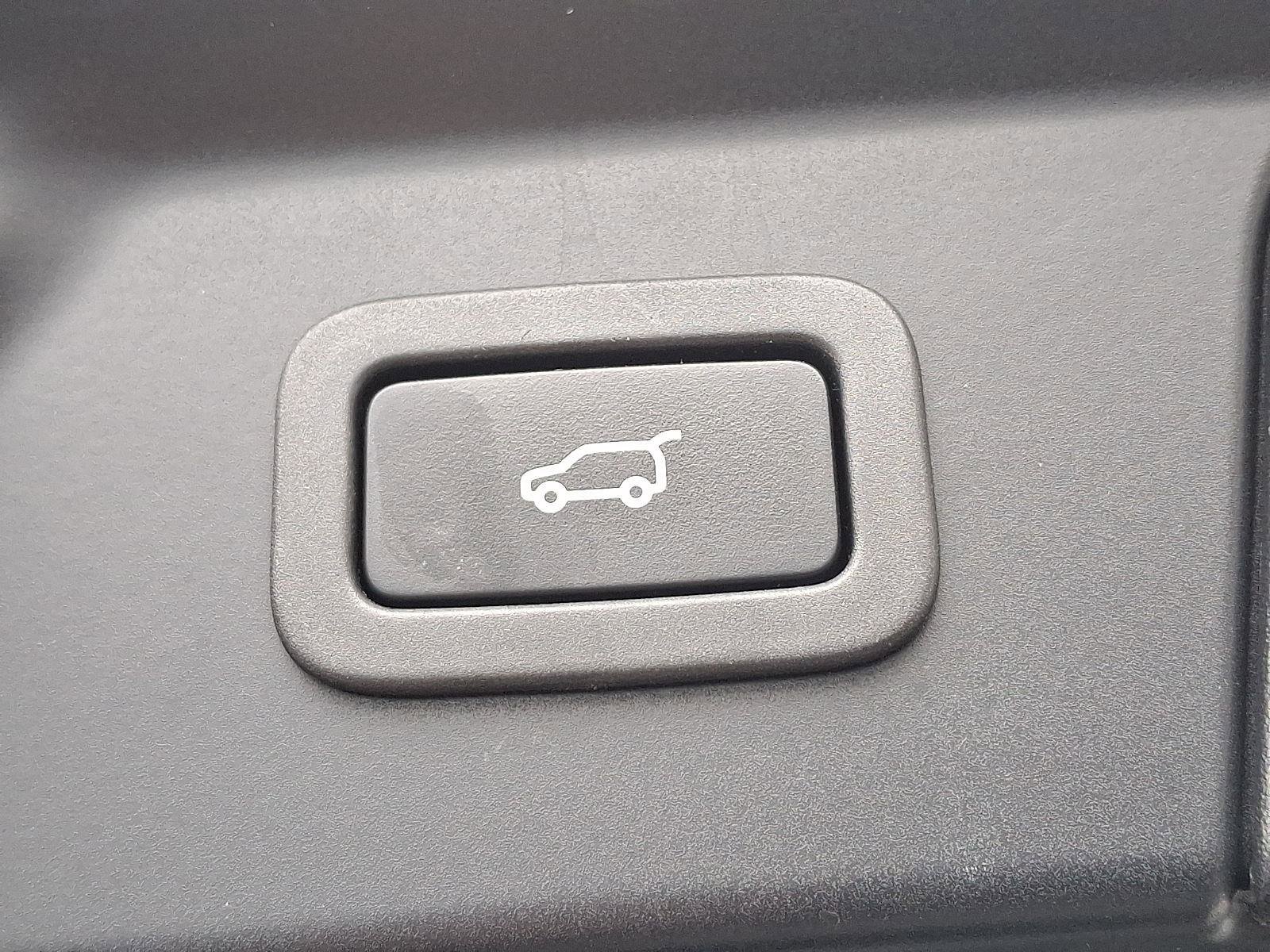 Used 2021 Land Rover Range Rover Velar R-Dynamic S image 30