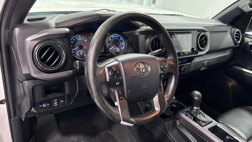Used 2019 Toyota Tacoma TRD Sport AWD/4WD image 9