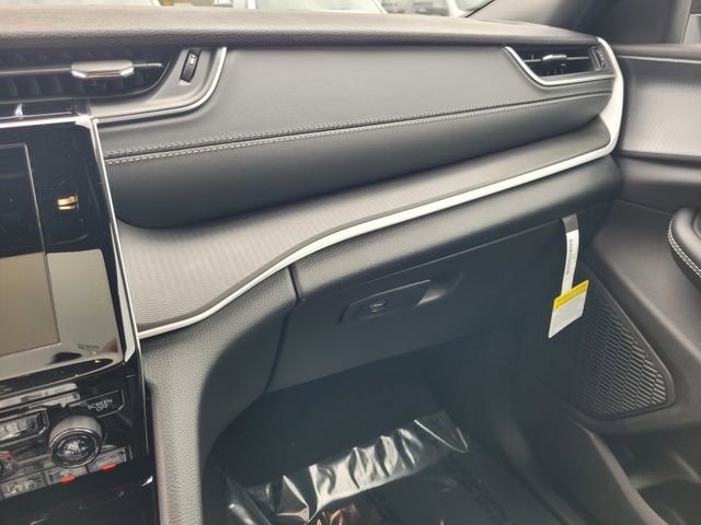 New 2025 Jeep Grand Cherokee Laredo X RWD image 25