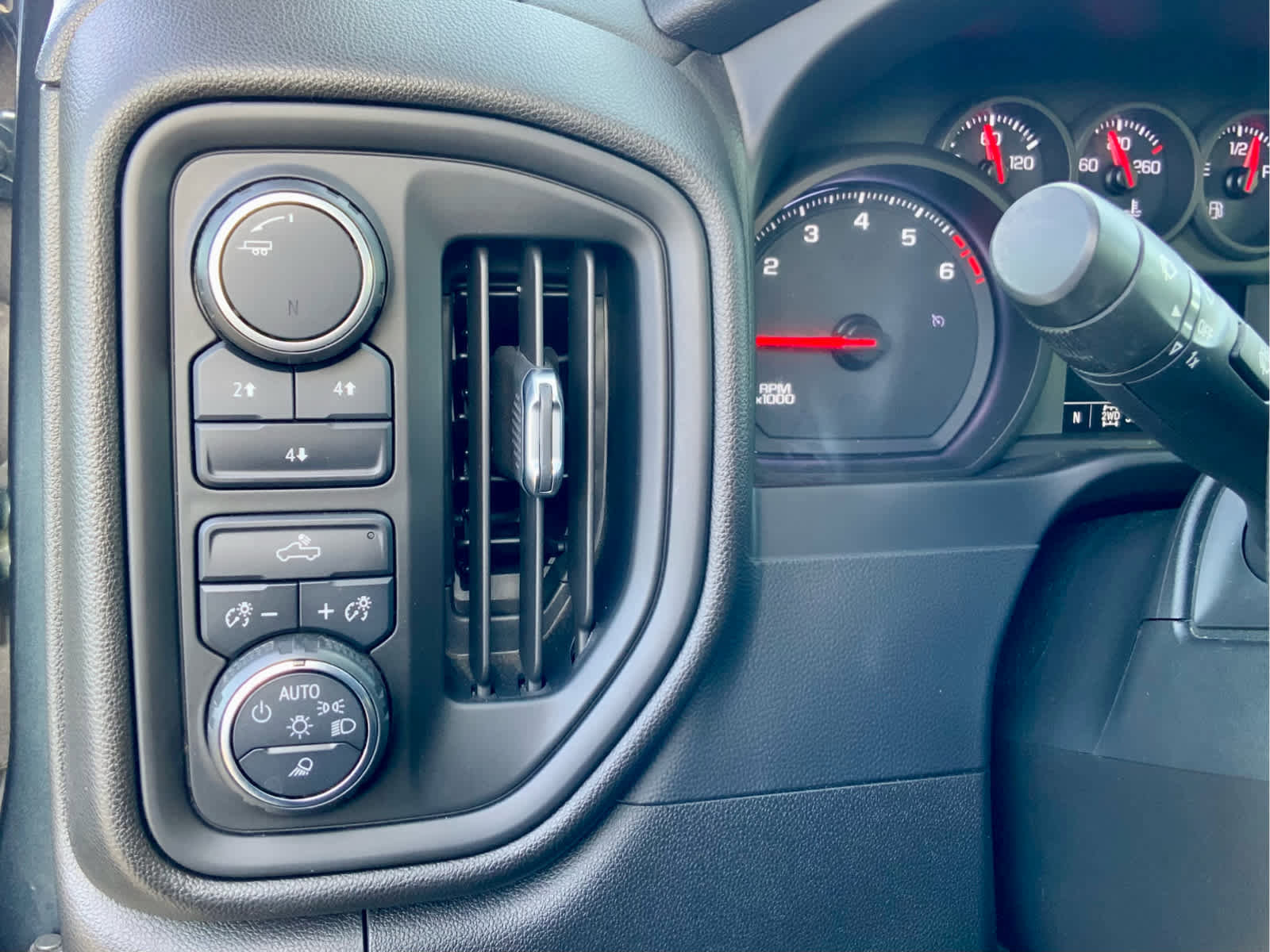 Used 2020 Chevrolet Silverado 2500 Custom w/ Custom Value Package image 43